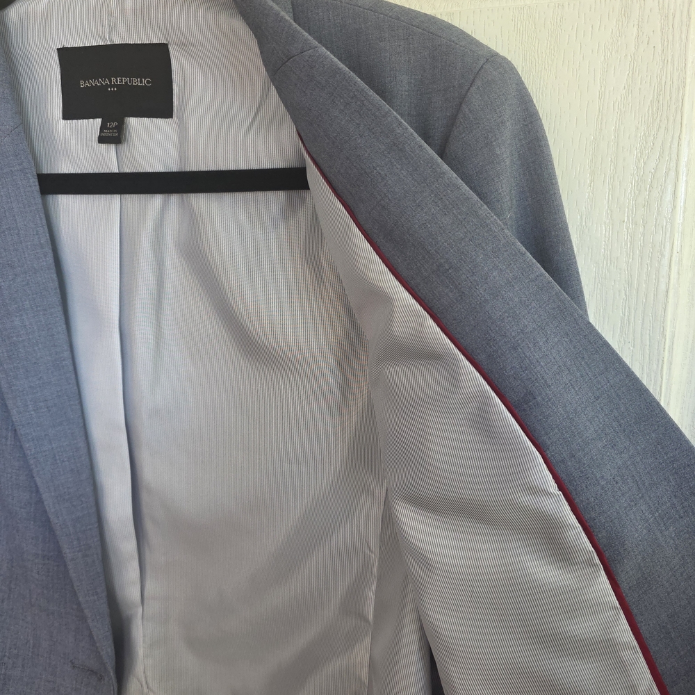 Banana Republic Classic Black and White Blazer - Picture 5 of 8